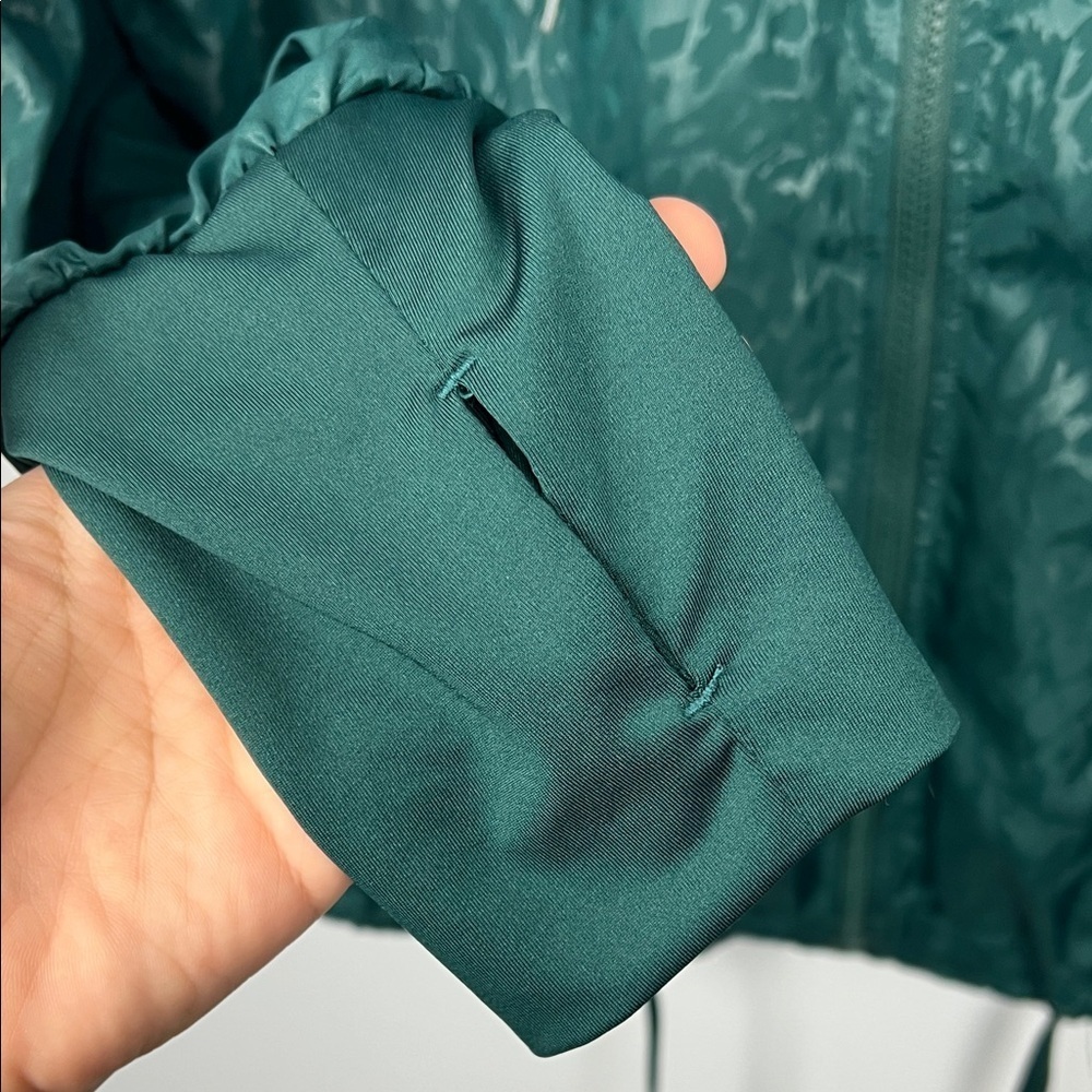 ZYIA Teal Camouflage Active lightweight packable Jacket medium - Picture 7 of 8